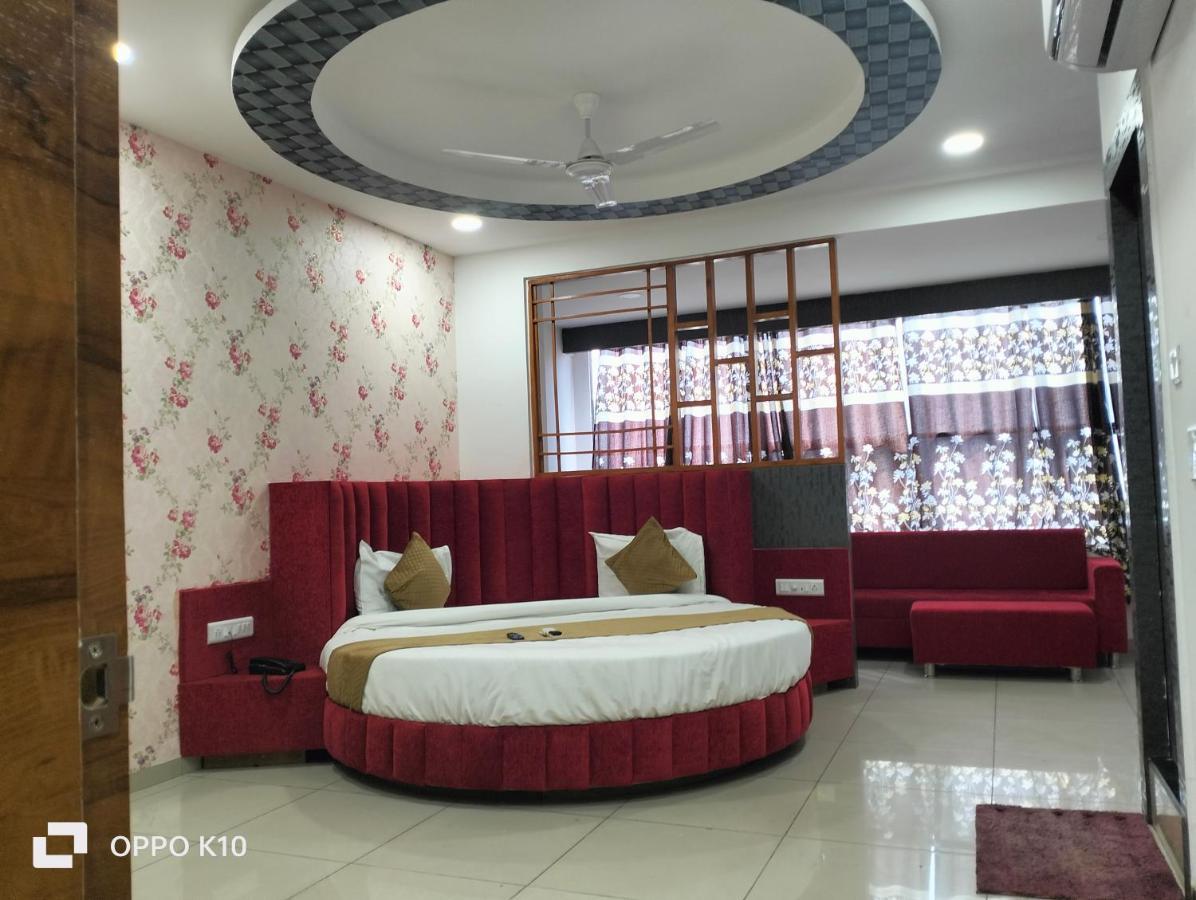 Hotel Rudra Palace Ānand Εξωτερικό φωτογραφία